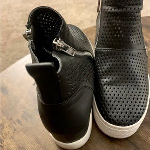 Steve By Steve Madden Womens Wedgie Black Leather Sneakers 7.5 Medium BHFO 3067